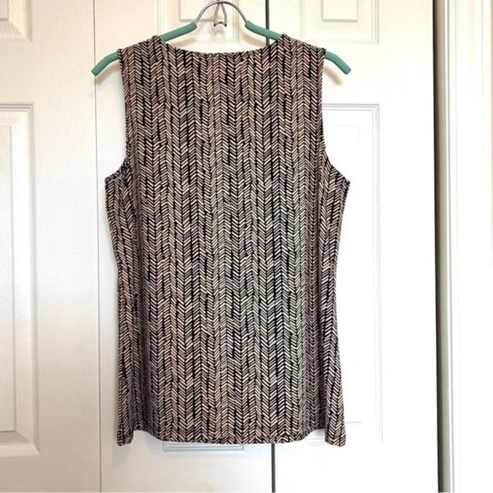 Black and White Sleeveless Top